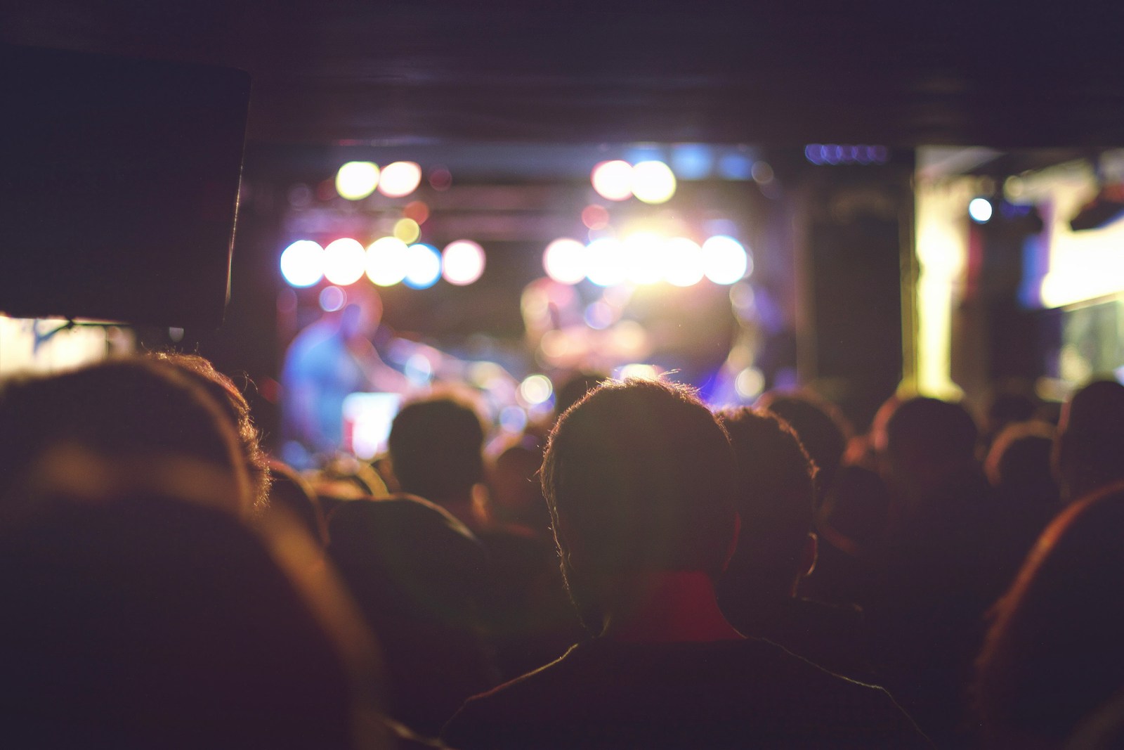 Muzyczne zakończenie wakacji nad Łydynią: Koncert szant i folk-rocka już w piątek!